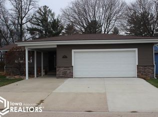 1363 Beeds Lake Dr, Hampton, IA 50441