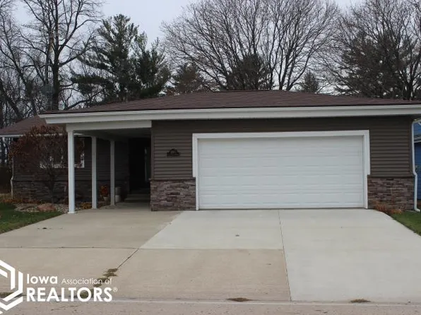 1363 Beeds Lake Dr, Hampton, IA 50441