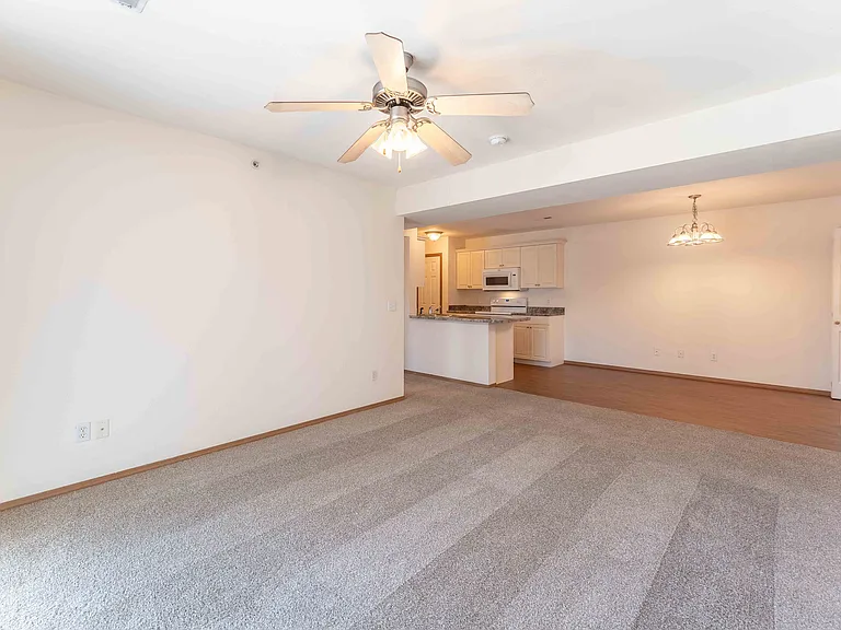 Battlefield Park Apartments — Photo 78