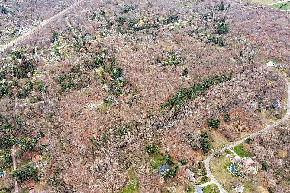 2nd image of Community Hall Rd