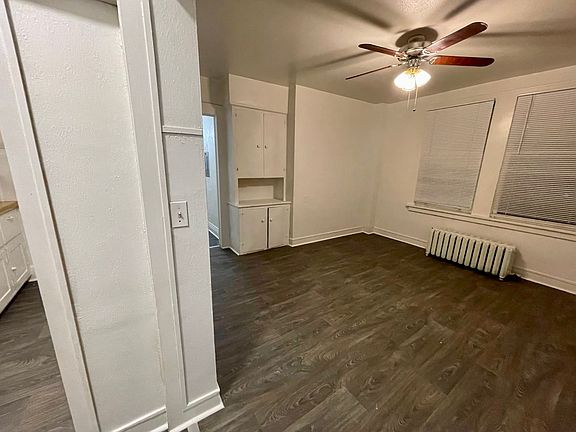 4th image of 1101 W Maxwell Ave APT E