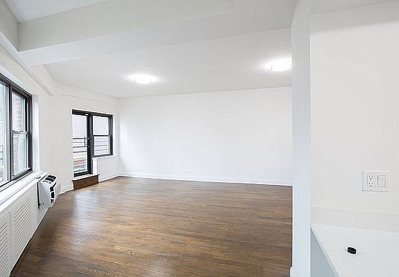 4th image of 153 E 57th St #17