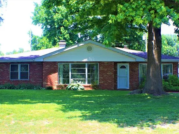 7113 Gary Dr, Belleville, IL 62223