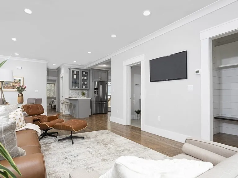 10 Grant St #1 — Photo 5