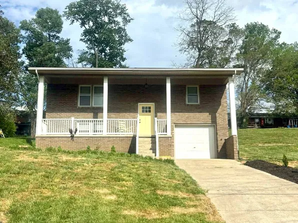 105 W Locust St, Greensburg, KY 42743