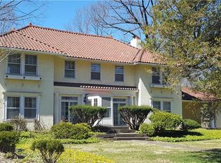 2216 Coventry Rd, Cleveland Heights, OH 44118