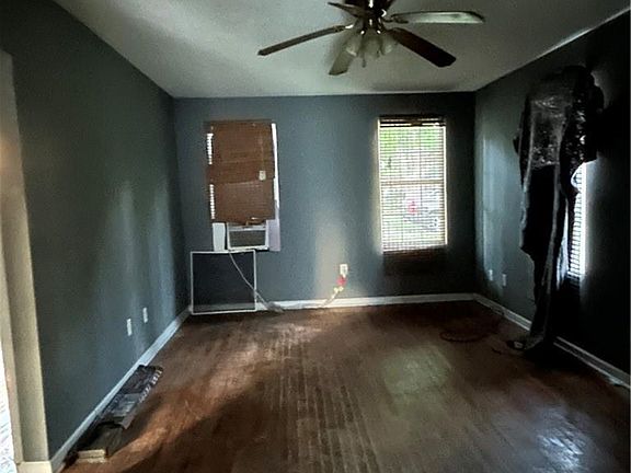 2nd image of 2209 Rose St