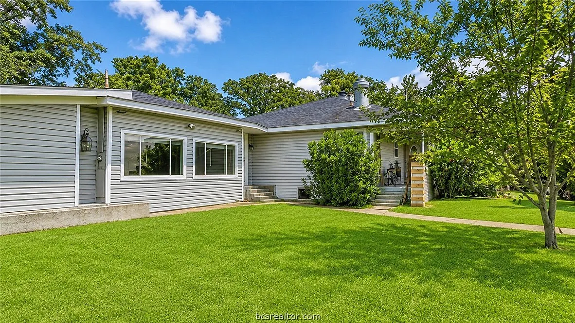 3 bed, 1450 sqft, $1,595 — Photo 1