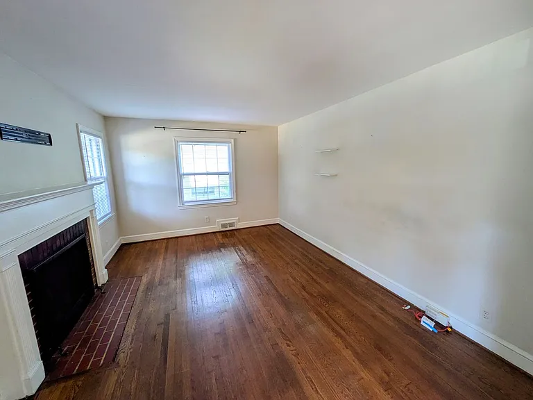 1004 Lockland Ave — Photo 5