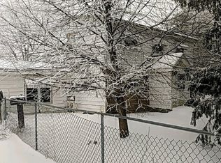 228 Pennsylvania Ave, Loves Park, IL 61111