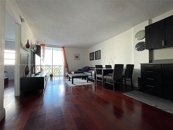4th image of 1020 Meridian Ave APT 615