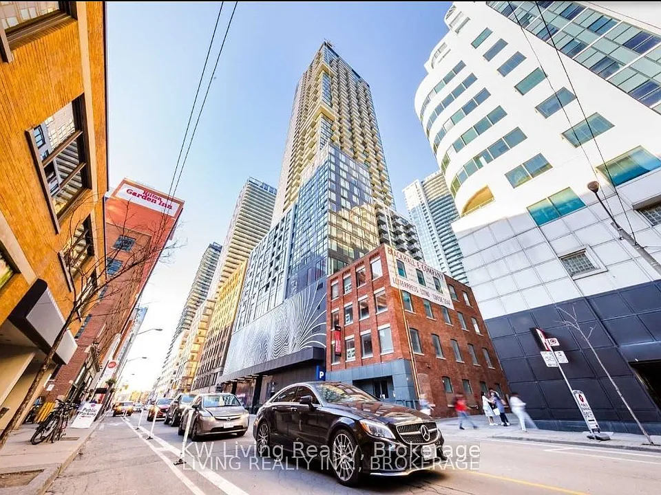 87 Peter St #3905