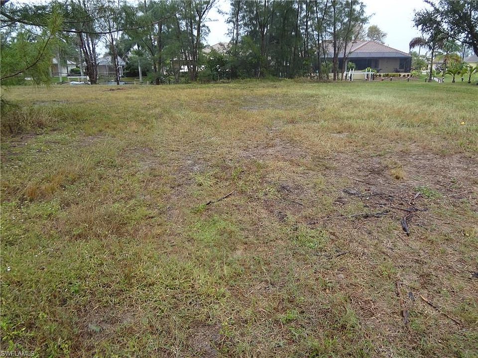 2nd image of 2915 SE 5th Ave