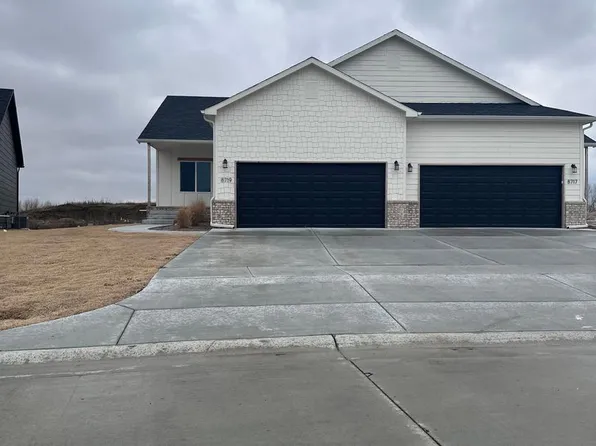 8719 E Summerside Pl, Wichita, KS 67226