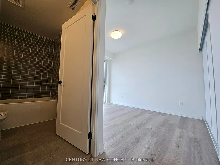 280 Dundas St E #2811 — Photo 9