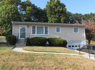 1896 Cherrywood Ln, Bluefield, WV 24701