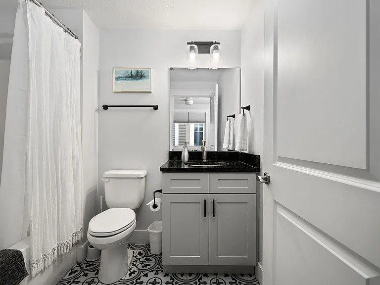 922 E Front St #201 — Photo 16