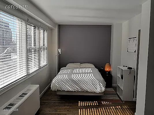 5th image of 77 E 12th St APT 17B