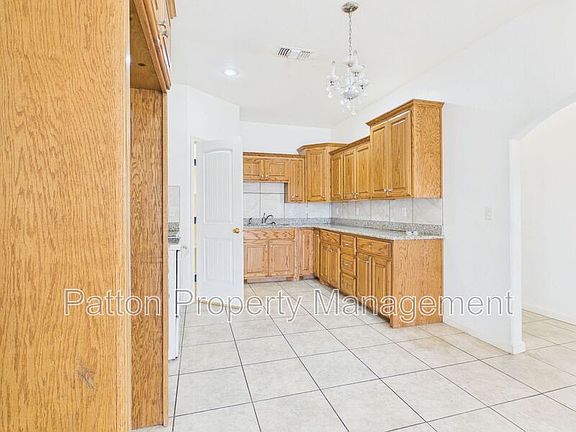 5th image of 746 N Williams St #A