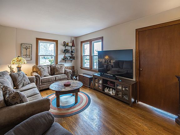 5th image of 3729 State St