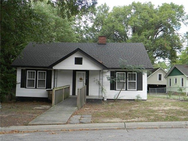 1st image of 2019 Redwood Dr