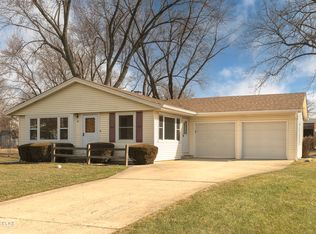 86 Ashlawn Ave, Oswego, IL 60543