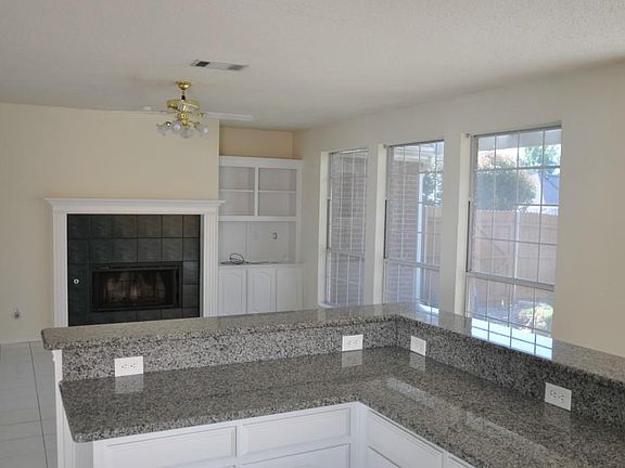 5th image of 2317 Norwich Dr