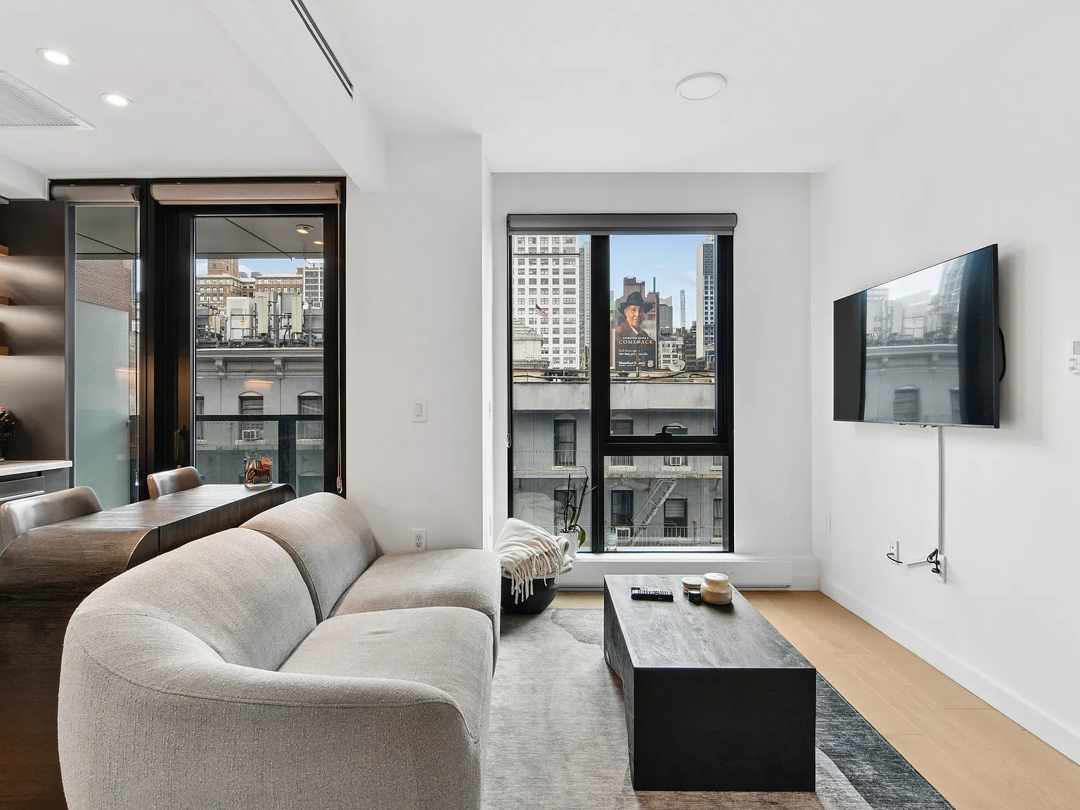 300 West 30th Street — Photo 3