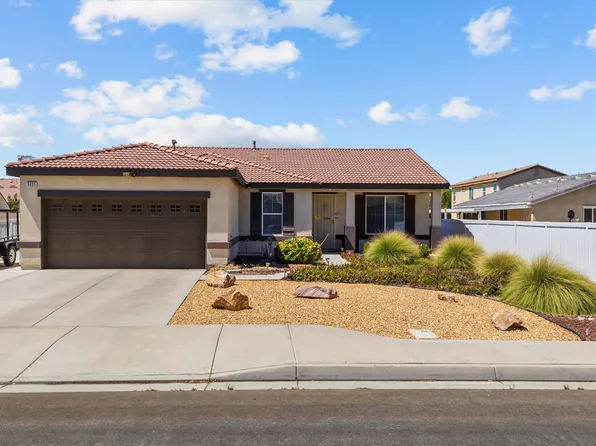 3033 Trousdale Dr, Lancaster, CA 93536