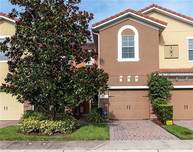 Home For Sale In Lake Forest