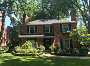 272 Cloverly Rd, Grosse Pointe Farms, MI 48236