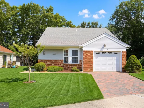 9 Dove Tree Ct, Barnegat, NJ 08005