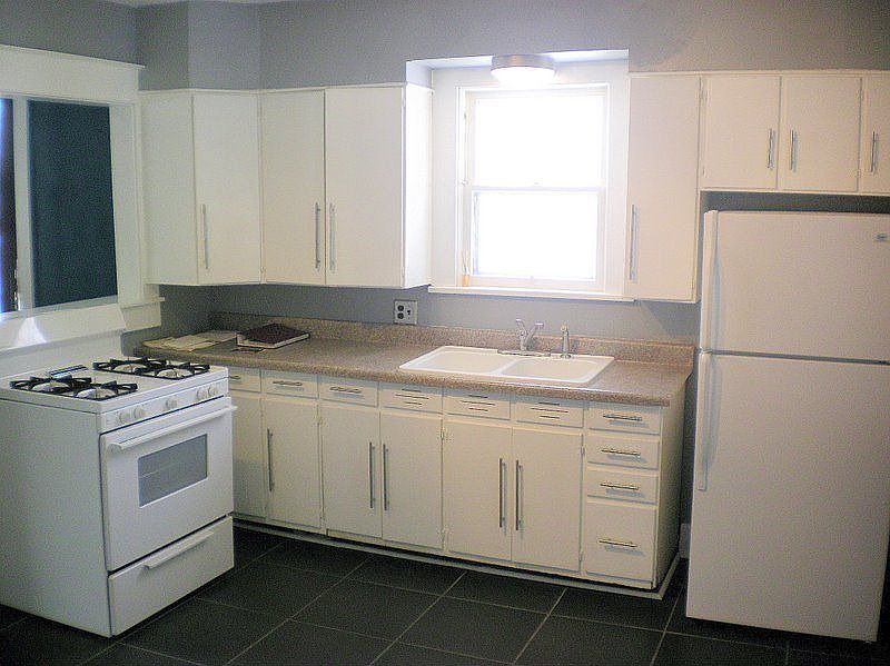 1st image of 104 E McCullough Blvd