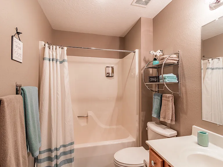 4707 S Kickapoo Ave — Photo 8