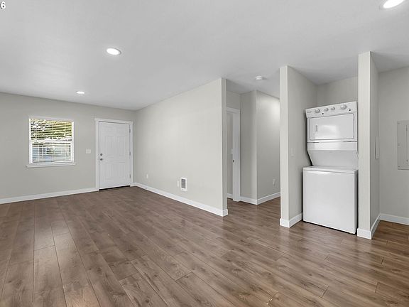 4th image of 2807 E 24th St
