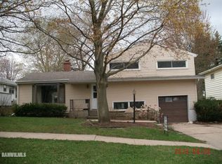 1420 S Plum Ave, Freeport, IL 61032