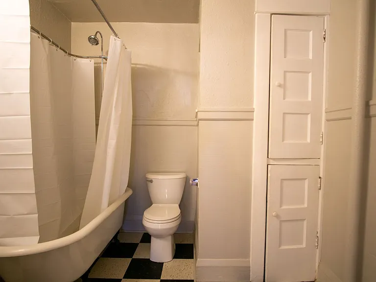 2943 SE Alder St #4 — Photo 7