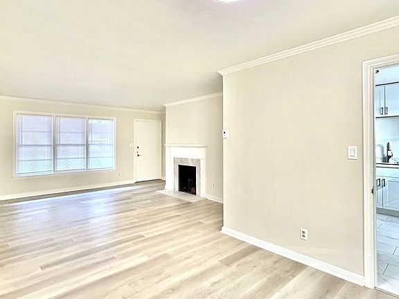 3rd image of 1416 El Camino Real APT 1
