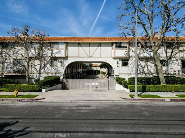 10229 Variel Ave Unit 11, Chatsworth, CA 91311
