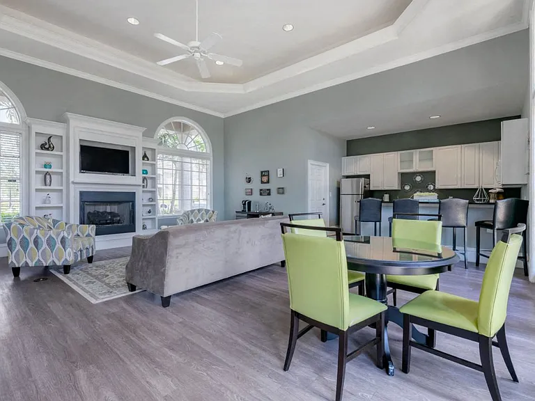 Westwood Apartments — Photo 10