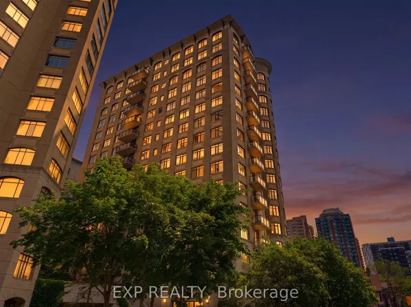 95 Bronson Ave Unit 905, Ottawa, ON K1R 1E2
