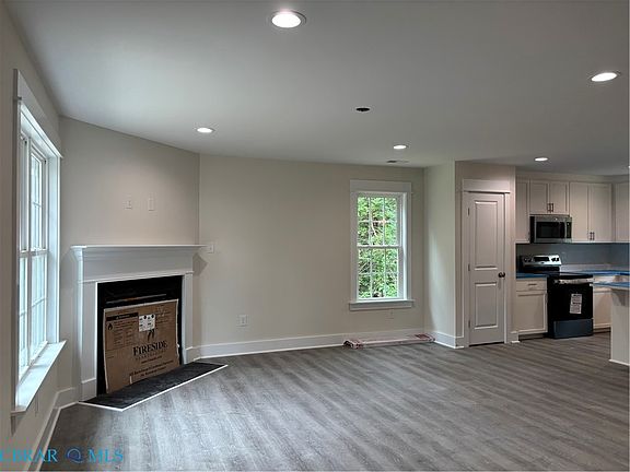 4th image of 1453 Moorefield Rd