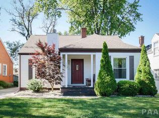 1120 E Fairoaks Ave, Peoria, IL