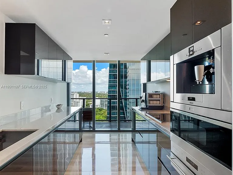 1451 Brickell Ave #2405 — Photo 3