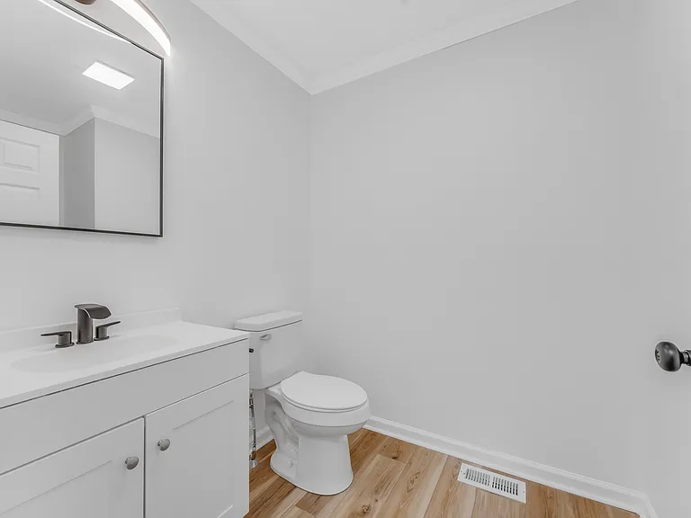 138 Putnam St — Photo 14