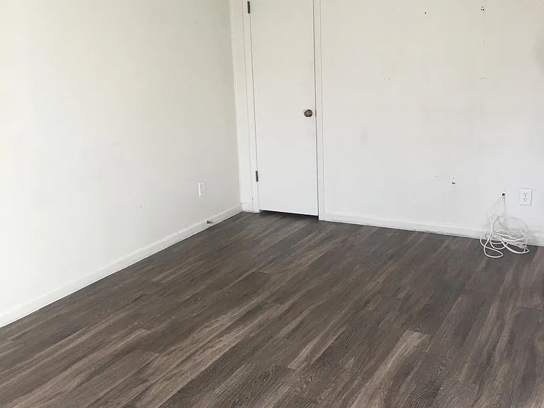 Delaware Apartments — Photo 12