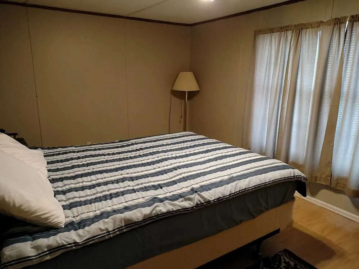 2 bed, 900 sqft, $875 — Photo 3