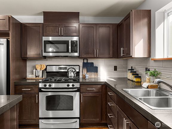 5th image of 1408 Alonzo Avenue NW #A