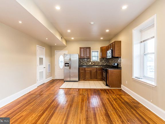 3rd image of 4623 Sansom St #B