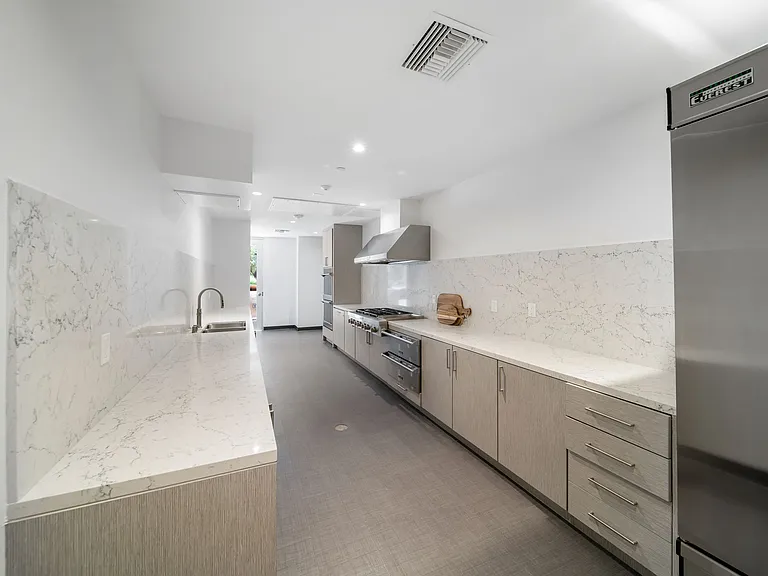 Halcyon House — Photo 18